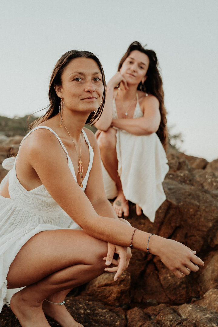 Golden Priestess - Hoop & Amber Necklace Model 4