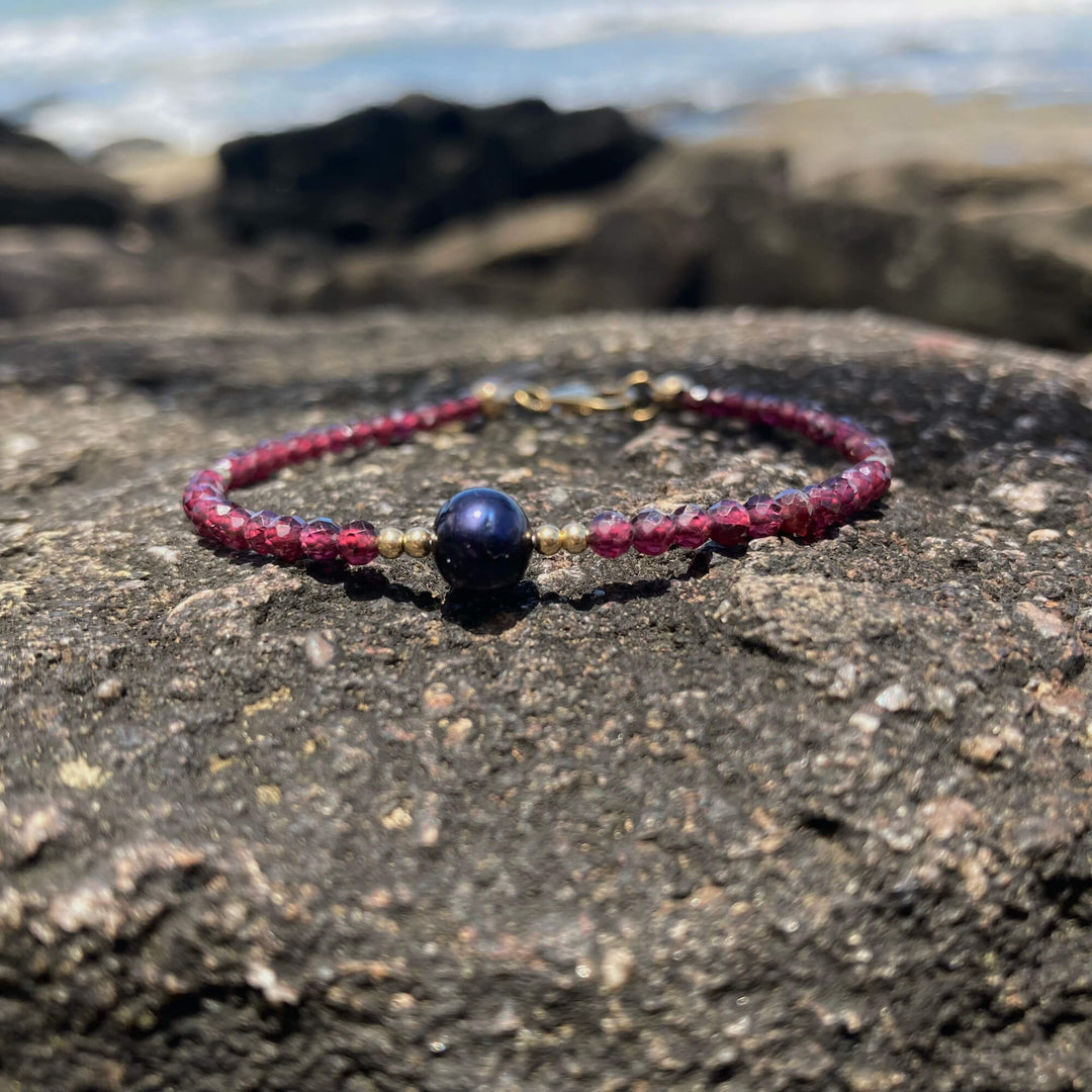 Garnet & Black Pearl Bracelet for healing