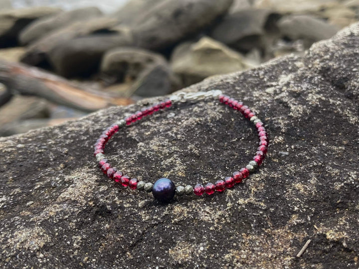 Garnet, Pyrite & Black Pearl Bracelet for healing